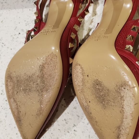 ****SOLD*****100% Authentic Valentino Rockstud Pumps Red - Picture 8 of 11